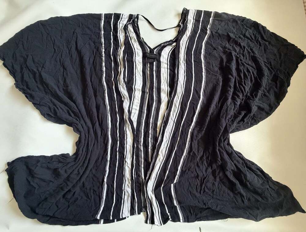 Steve Madden Kimono Top OSFM Black White Stripe Gauzy Rayon Cover Up Boho Beach